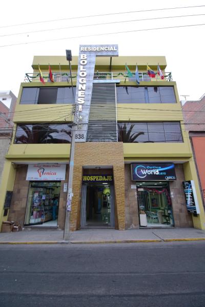 Residencial ➜ Tacna, Tacna, (10 Comentarios del Hoteles). Reserve el Residencial Bolognesi 2*