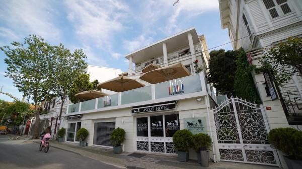 Ascot Hotel Büyükada Бююкада