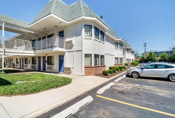 Motel 6-Schiller Park, IL - Chicago O'Hare