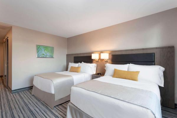 Wyndham Garden Laguardia South