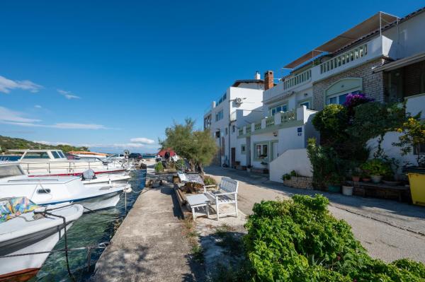 Apartments and rooms by the sea Zaglav, Dugi otok - 8170