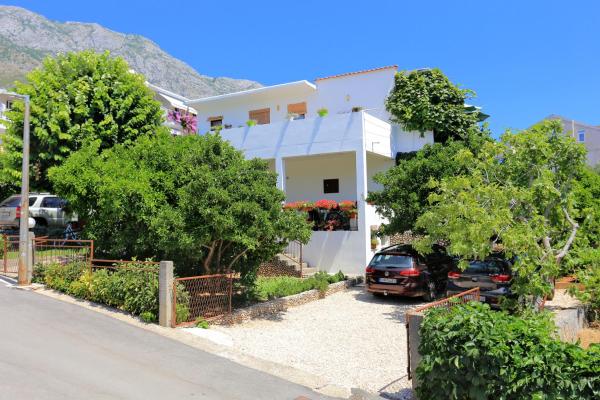 Apartments by the sea Zivogosce - Blato, Makarska - 1057, Забронировать Апартаменты/квартира Blato Макарска Ривьера
