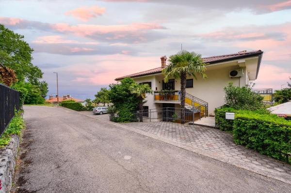 Apartments with a parking space Lovran, Opatija - 7869, Забронировать Апартаменты/квартира Ловран Opatija Riviera