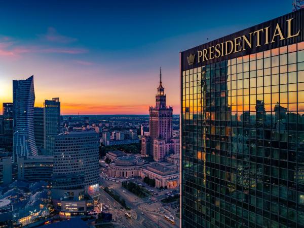 Warsaw Marriott Hotel Средместье