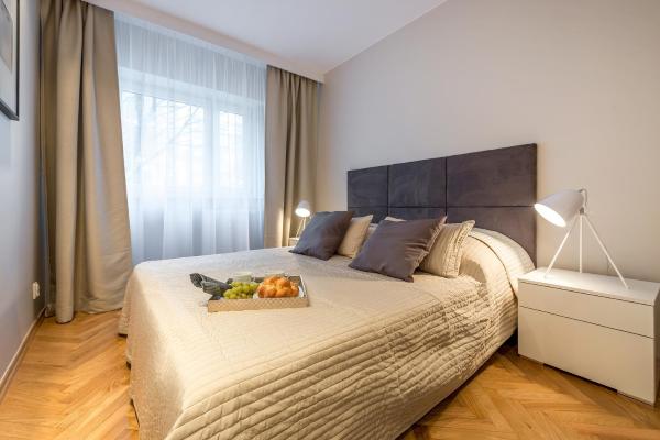 P&O Apartments Emilii Plater 2