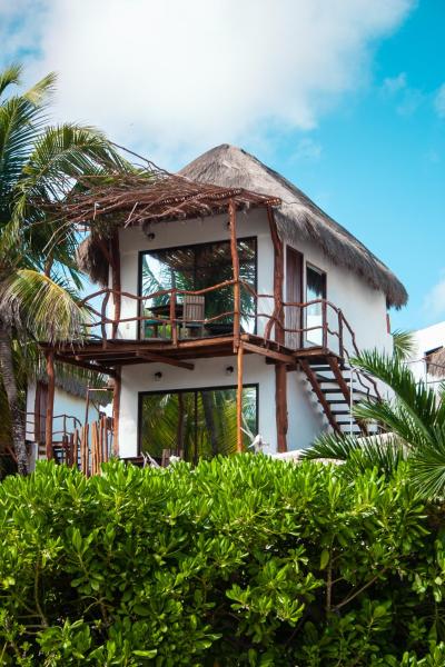Baläo Beach ➜ El Cuyo, Yucatán, Mexico (14 guest reviews). Book hotel Baläo  Beach