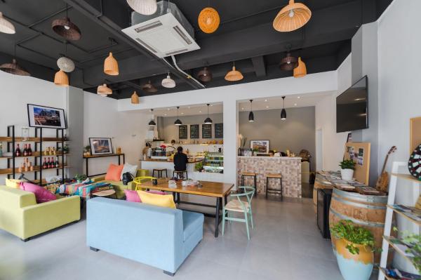 Enshi More Mountain YHA