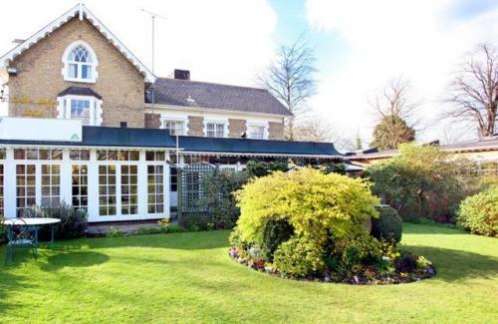 South Lodge Hotel