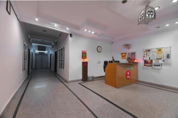 OYO 8988 Radha Krishna Guest House