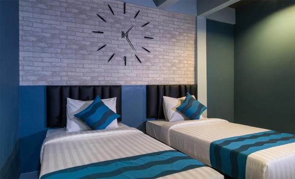 Amity Poshtel