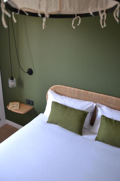 Hôtel La Garrigue & Bar Le Perchoir