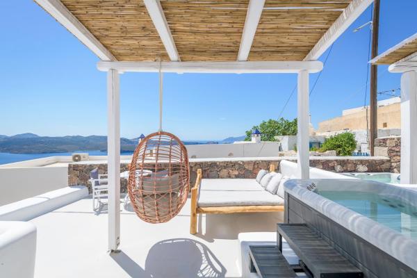 Plaka Suites