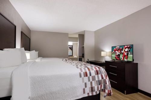 Red Roof Inn & Suites