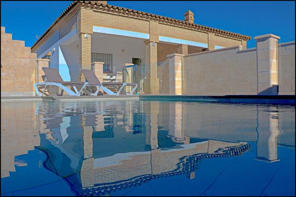 Chalet Peñuelas con piscina, Забронировать Шале Отели Коста-де-ла-Лус 3 звезды, 3*