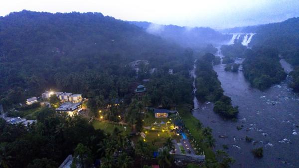 Casa Rio Resorts Athirappilly, Забронировать Курортный отель Отели Атираппилли 4 звезды, 4*