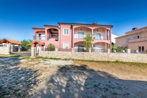 Apartman Vera, Забронировать Апартаменты/квартира Отели Пула с завтраком, Завтраки