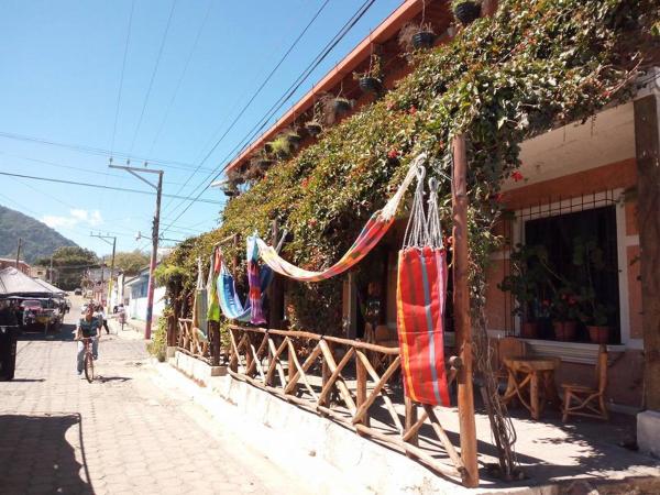 The best Ruta de las Flores hostels. Lowest price. Comfortable & cheap‎