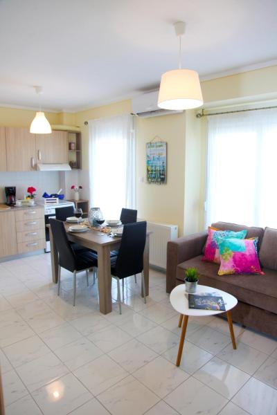 Apartments Holiday Перея