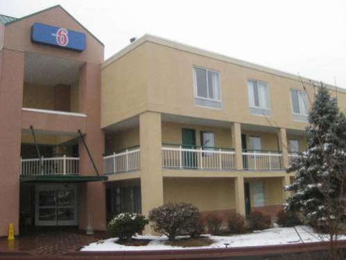 Econo Lodge Inn and Suites