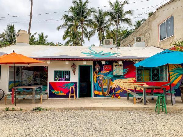 Shaka Surf House - Hostel
