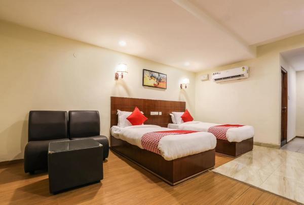 OYO 14680 Hotel Rainbow Park