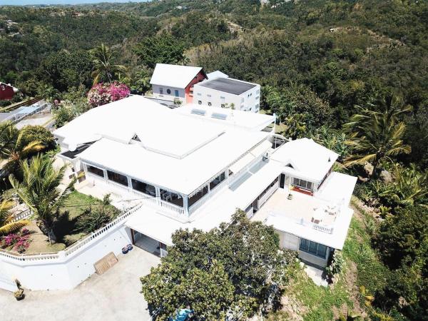 Browns Villas, Забронировать Комплекс для отдыха Недорогие отели Grande-Terre, недорогие