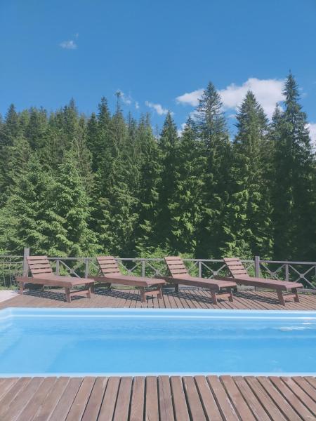 Готель RIVER HILL 