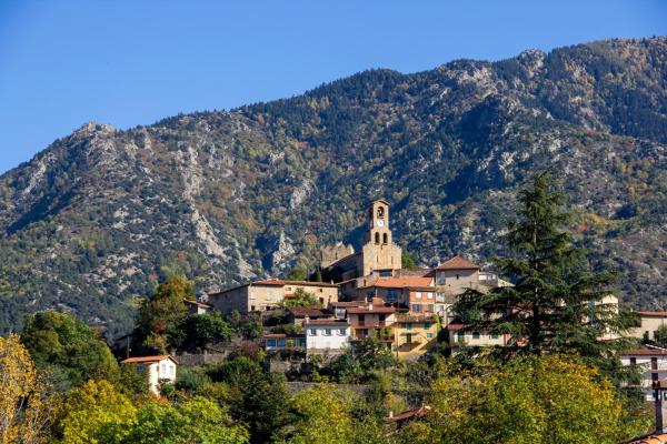 La Perle des Montagnes - Bed and breakfast - Chambre d hôte, Забронировать Отель «постель и завтрак» Верне-ле-Бен 