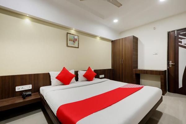 OYO 70099 Hotel Relax