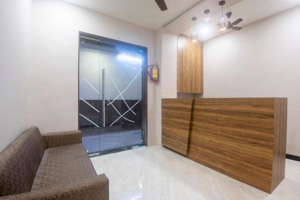 OYO 30693 Hotel Blue Executive