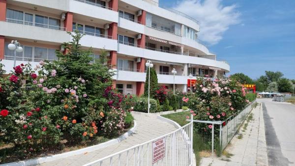 Luxurious Studios Nani Кранево