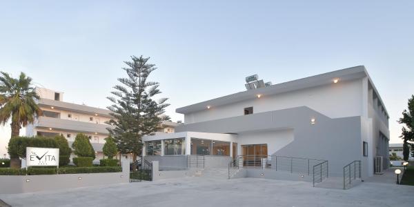 Evita Bay Фалираки