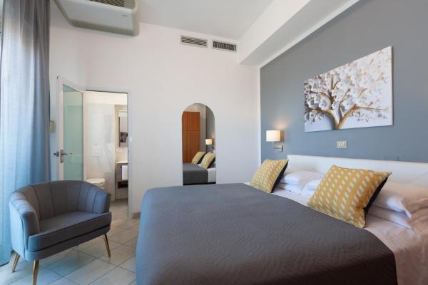 MoMo Seaview Hotel