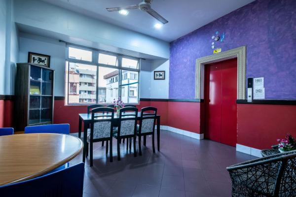 OYO 89997 Kurnia Hotel