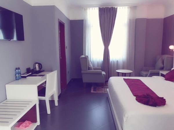 Sunspot Hotel