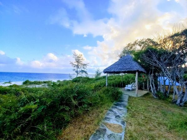 Bamba Kofi Beach Lodge