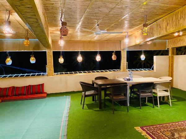 Sehma Guest House بيت السحمه للضيافه, Забронировать Гостевой дом Гостевые дома Эд-Дахилии, Гостевой дом