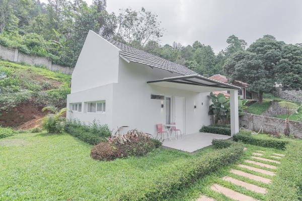 RedDoorz Resort Syariah near DCastello Ciater Subang, Забронировать Гостевой дом Недорогие отели Субанг, недорогие