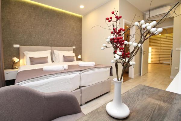 PLATINUM ROOMS butique hotel, Забронировать Гостевой дом Отели Сараевского кантона с парковкой, Парковка