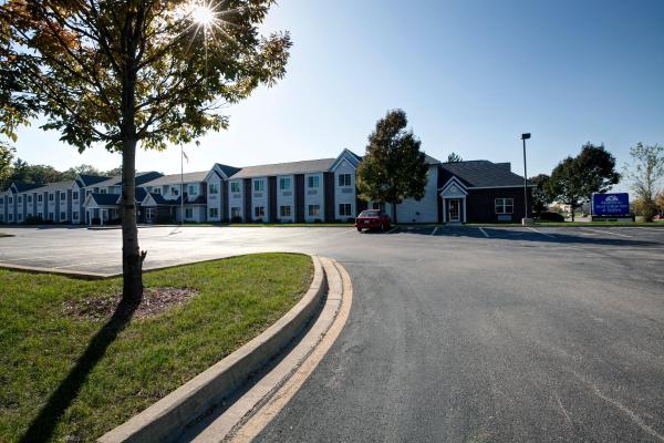 Americas Best Value Inn & Suites Racine
