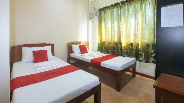 RedDoorz near Talisay District Hospital