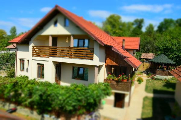 Casa Smeilor Horezu, Забронировать Гостевой дом Недорогие отели Хорезу, недорогие