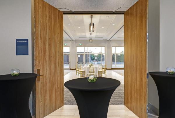 Holiday Inn Express - Kingston West by IHG, Забронировать Отель Отели Кингстона 3 звезды, 3*