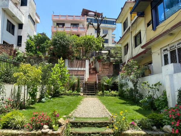 Birds Nest Hostel, Забронировать Хостел Катманду Kathmandu Valley
