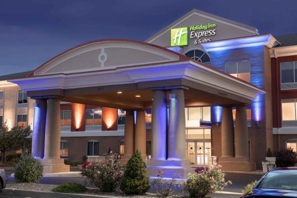 Holiday Inn Express Hotel & Suites Binghamton University-Vestal by IHG, Забронировать Отель Весталь Штат Нью-Йорк