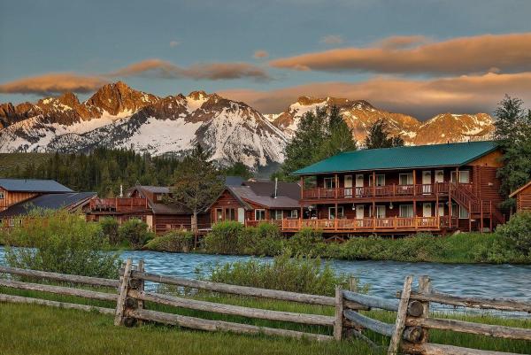 Redfish Riverside Inn, Забронировать Отель Стэнли Айдахо