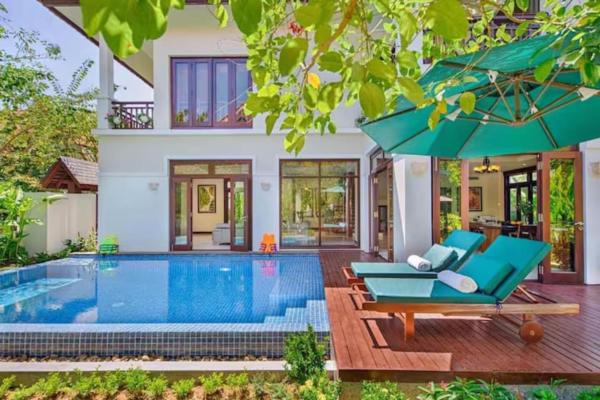 Luxury Purama Villas Da Nang- Free Pick up Airport, Забронировать Вилла Отели Дананга муниципалитета 3 звезды, рядом с Upside Down World Danang, 3*