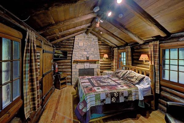 White Pines Inn