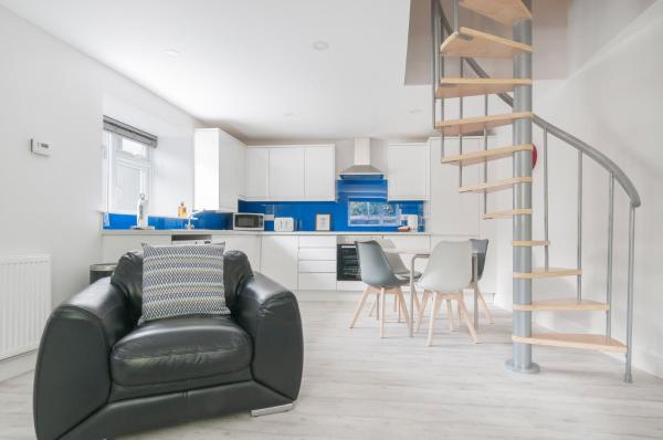 Max & Ben's Apartments