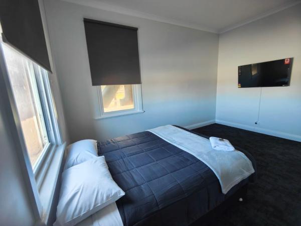 The Club Hotel Collie